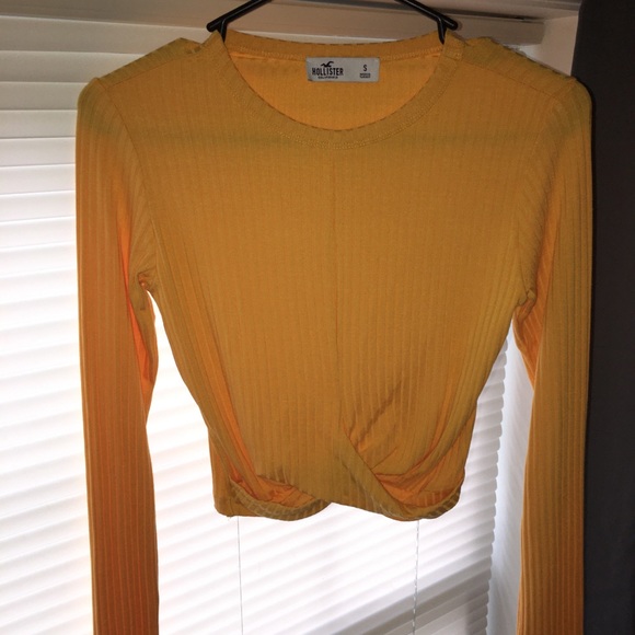 hollister cropped yellow twist front - Picture 2 of 2